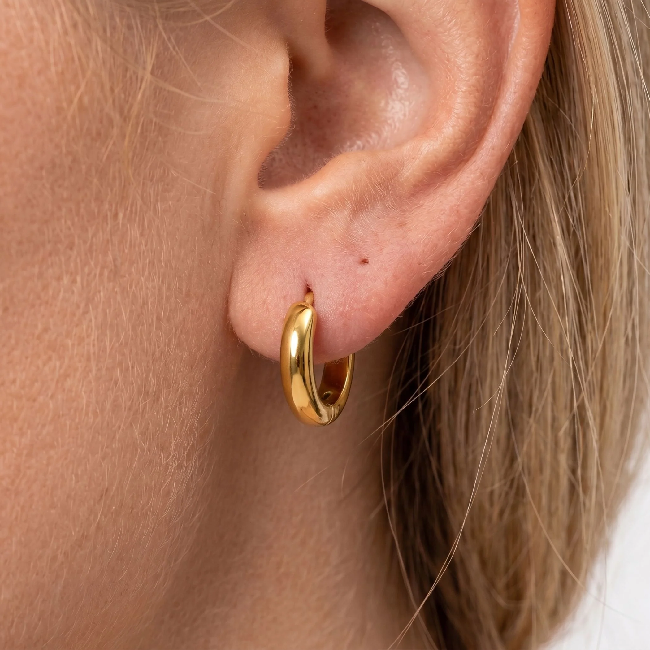 Atlas Chunky Hoops in Gold - Image 2