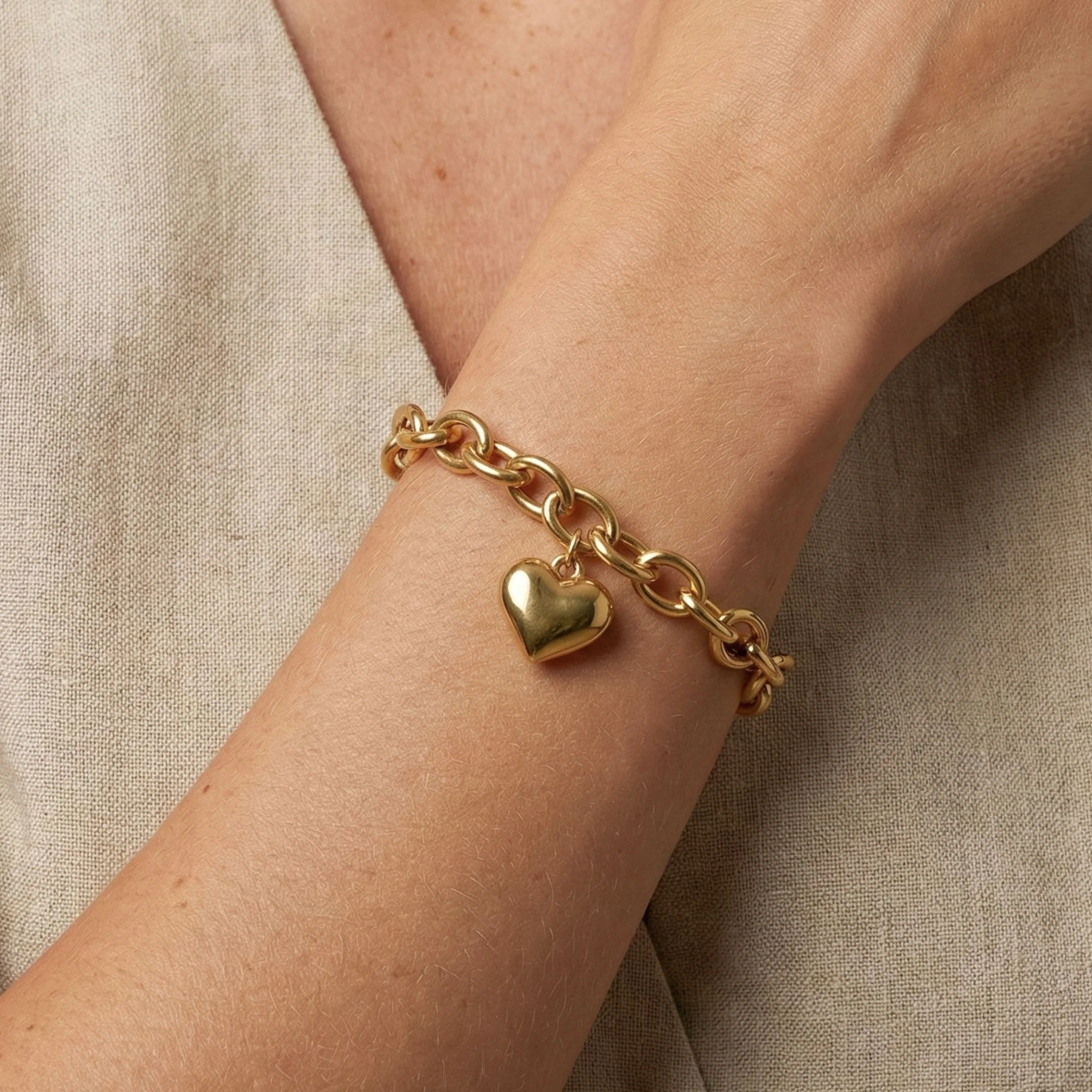 Chloe Heart Chunky Bracelet in Gold - Image 3