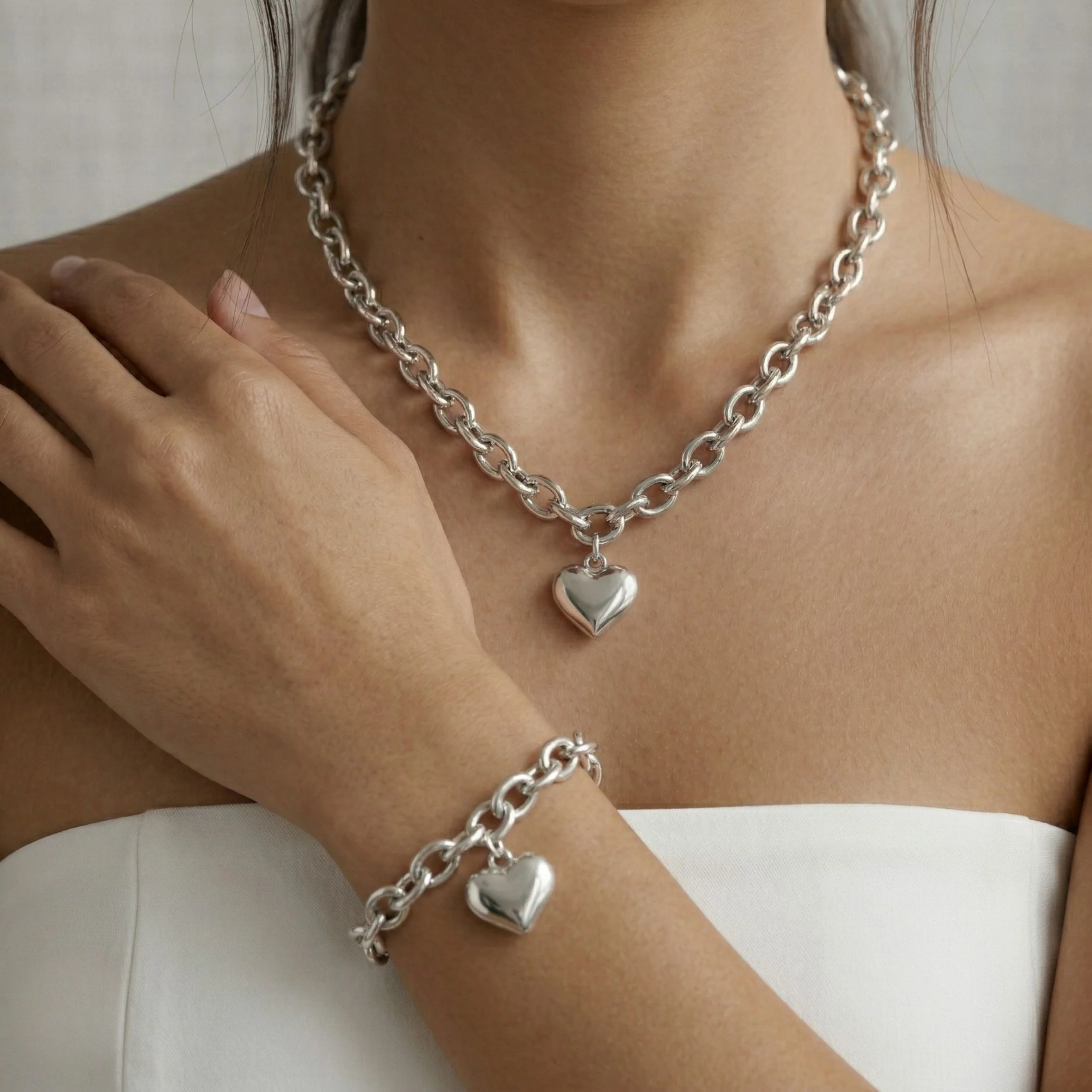 Chloe Heart Chunky Bracelet in Silver - Image 3