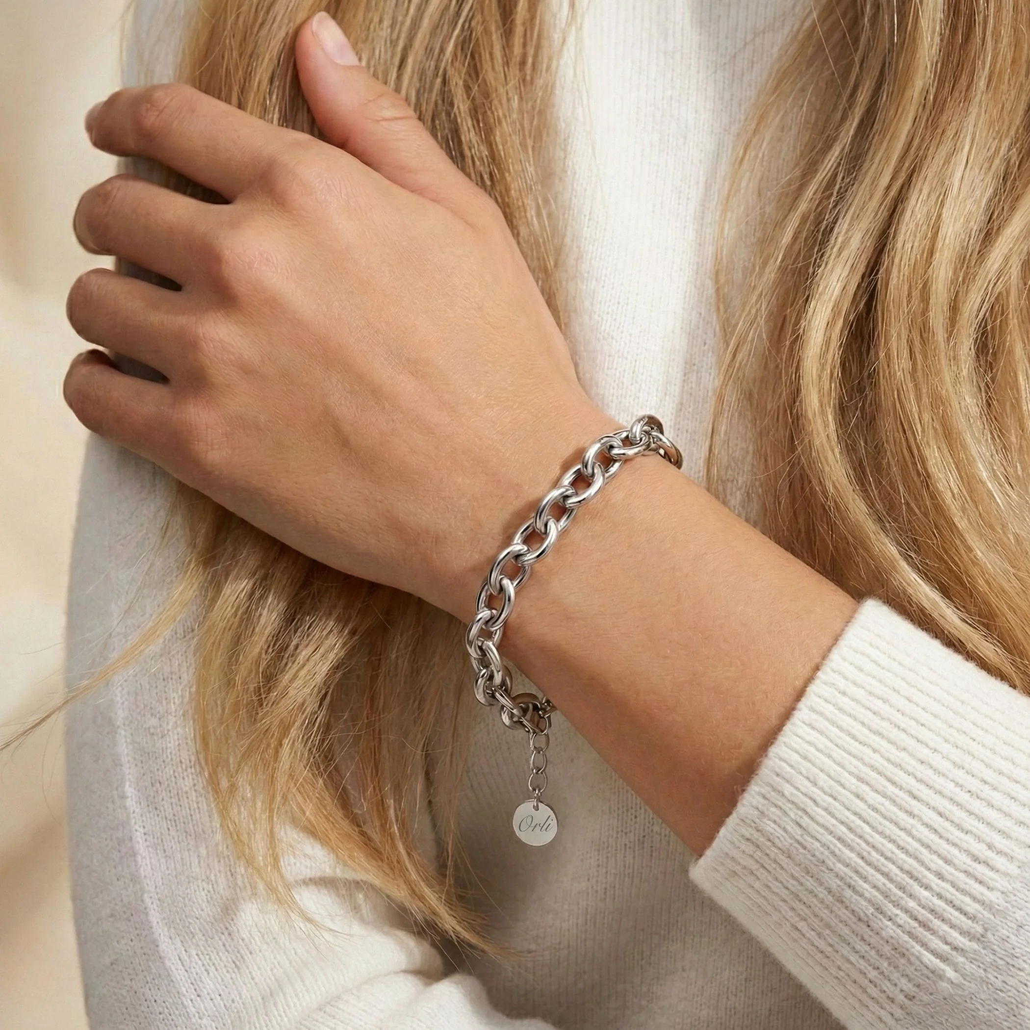 Chunky Oval Chain Bracelet in Silver - Image 2