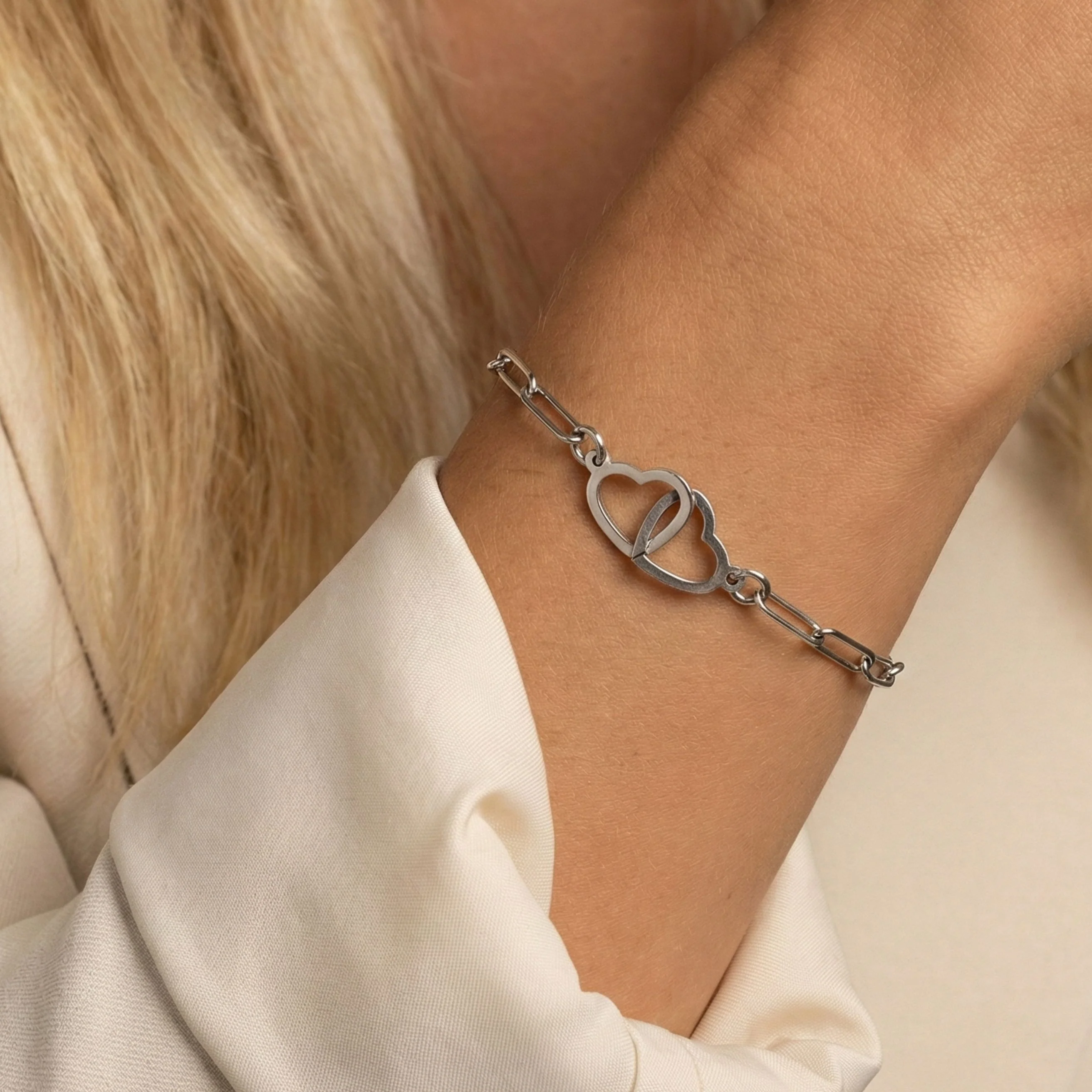 Interlinked Heart Paperclip Bracelet in Silver - Image 3