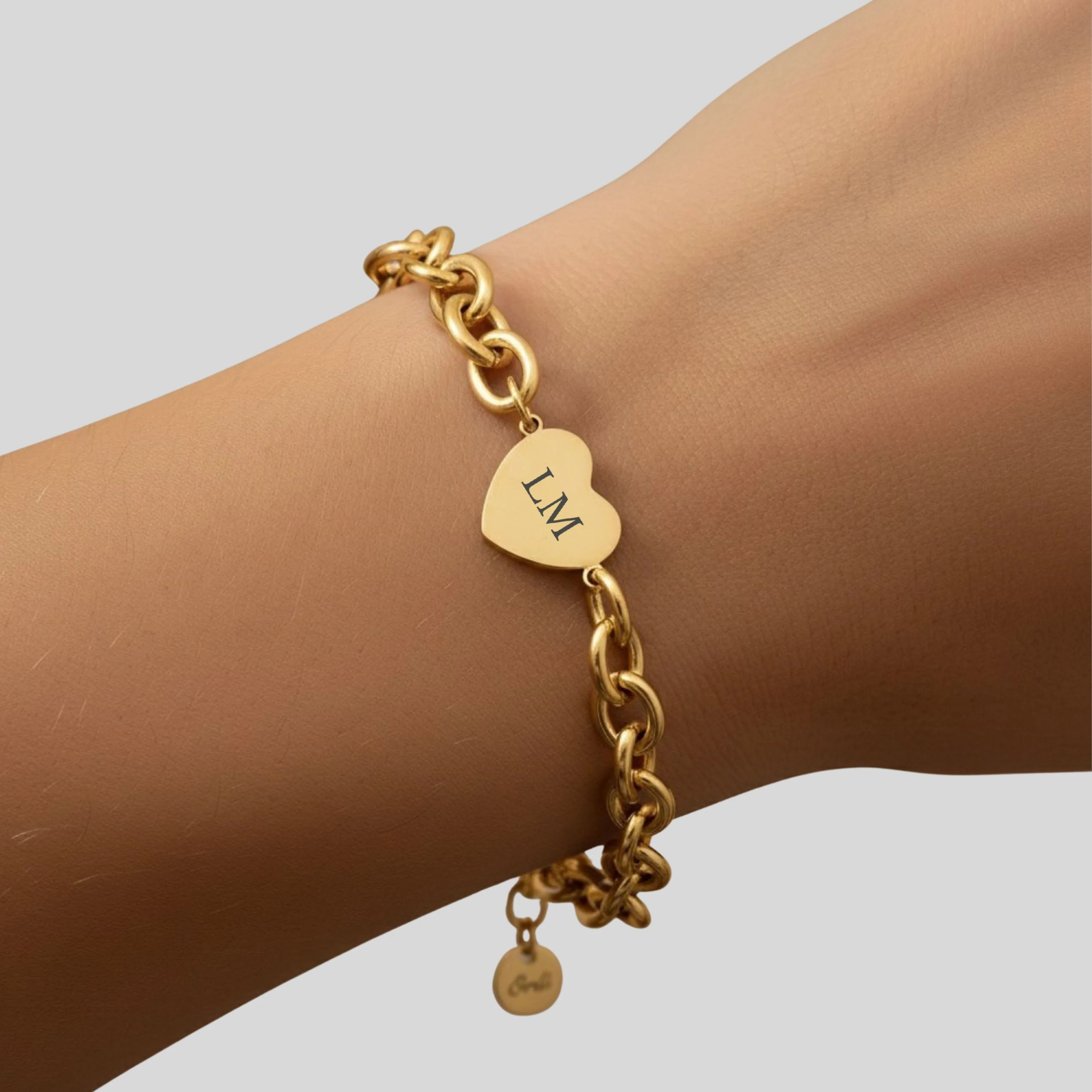 Isabella Heart Personalised Chunky Bracelet in Gold - Image 3