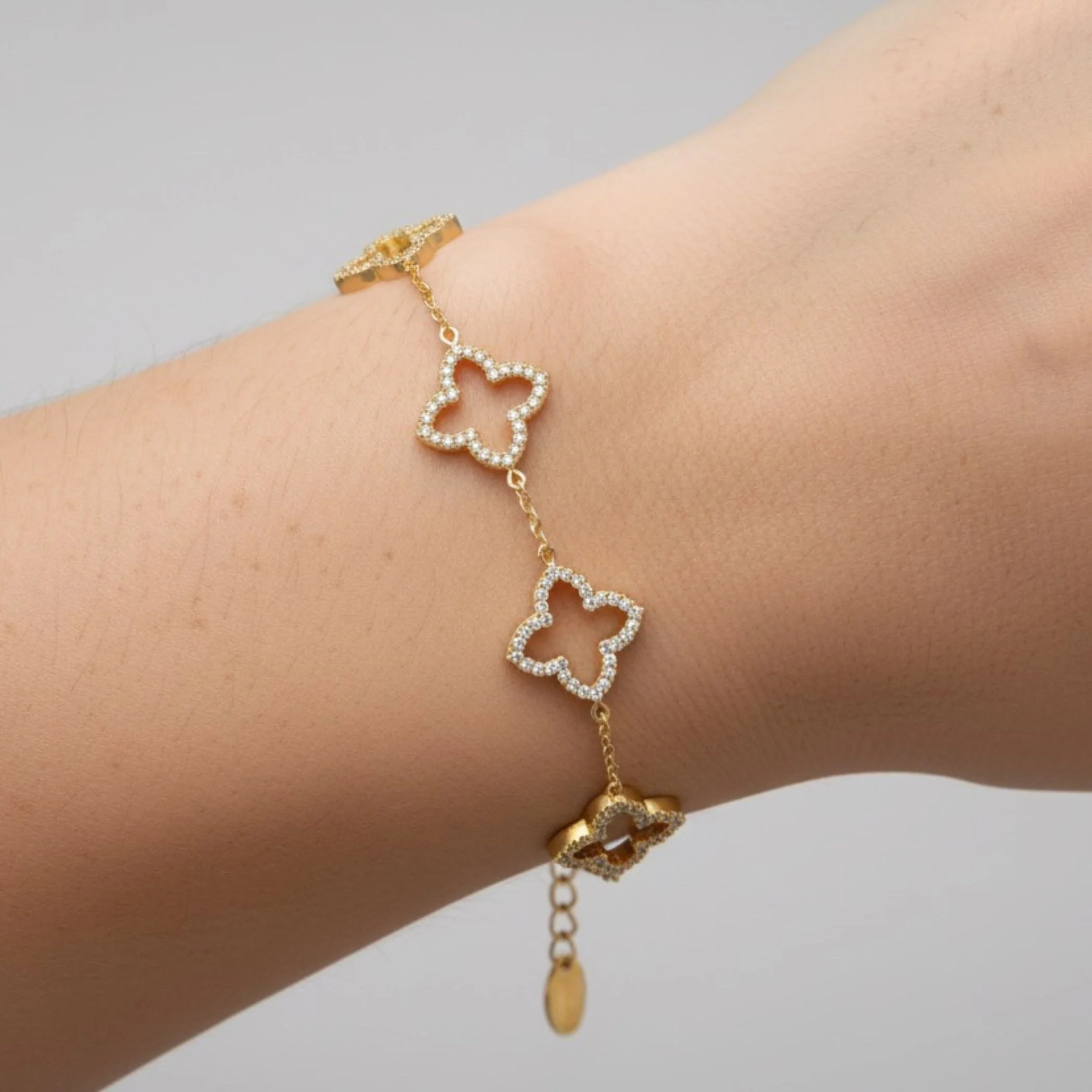 Multi Crystal Clover Bracelet in Gold - Image 3