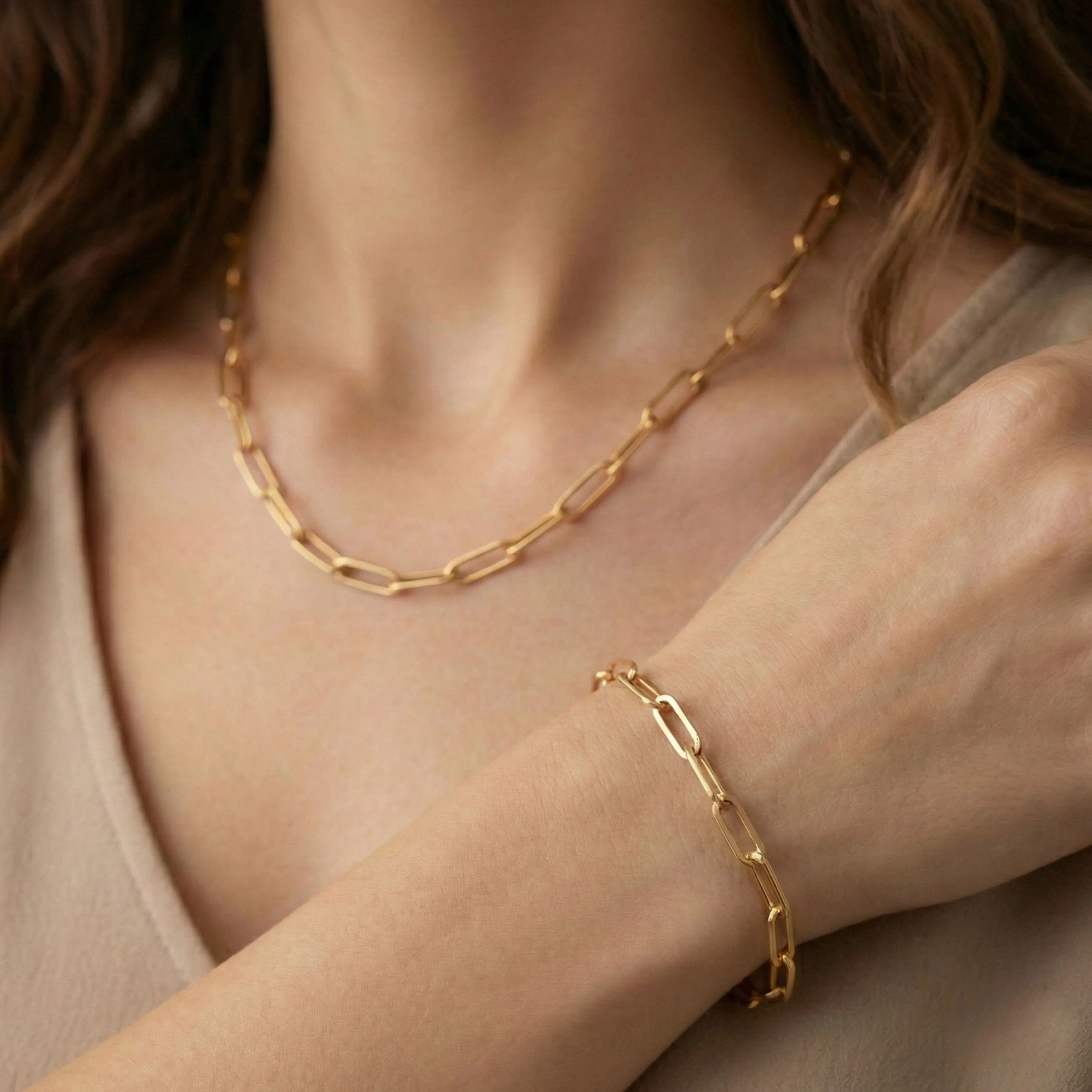 Paperclip Chain Bracelet in Gold - Image 4