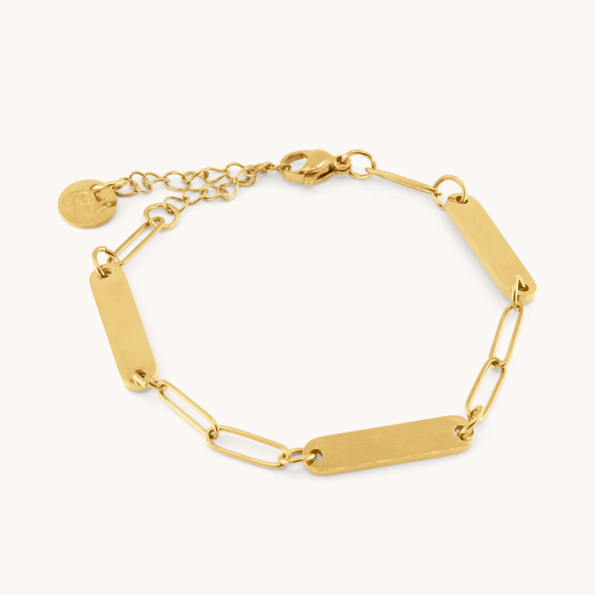 Paperclip Chain Multi Name Bracelet in Gold - Image 4